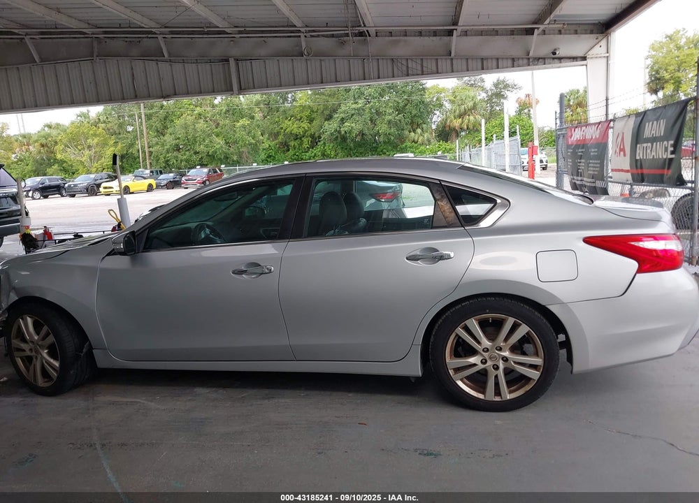 2017 NISSAN ALTIMA VIN: 1N4BL3AP8HC208866