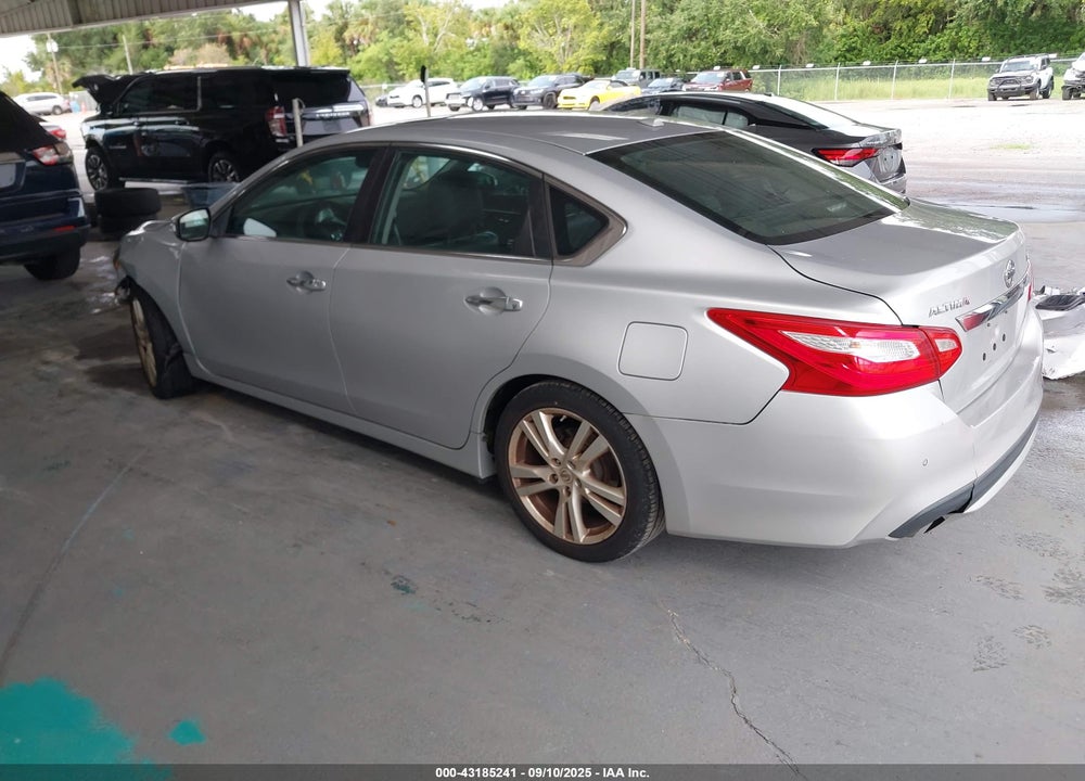 2017 NISSAN ALTIMA VIN: 1N4BL3AP8HC208866