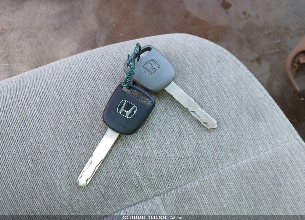 2004 HONDA ODYSSEY LX VIN: 5FNRL18514B110082