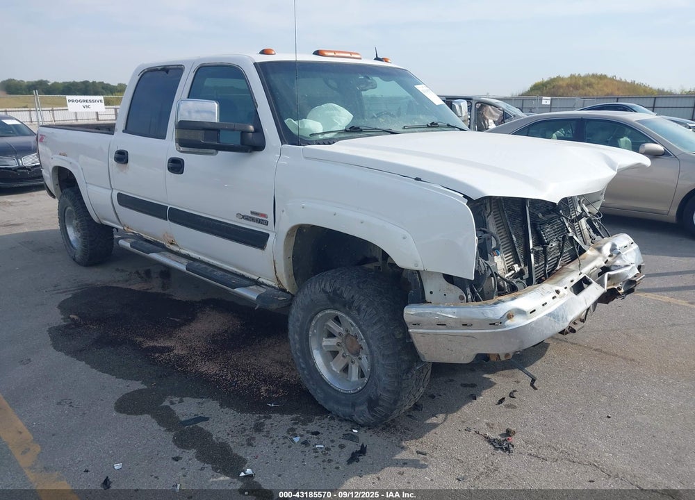 2004 CHEVROLET SILVERADO 2500HD LT VIN: 1GCHK23224F261932