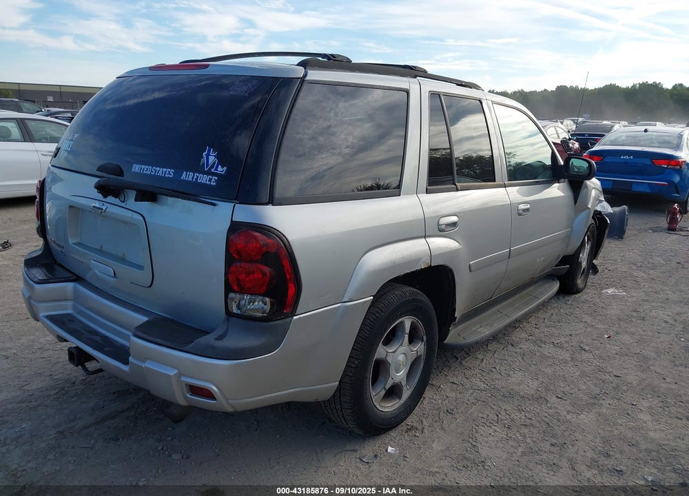 2008 CHEVROLET TRAILBLAZER LT VIN: 1GNDT13S482175239