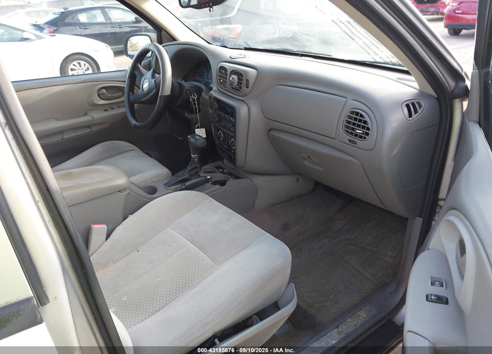 2008 CHEVROLET TRAILBLAZER LT VIN: 1GNDT13S482175239