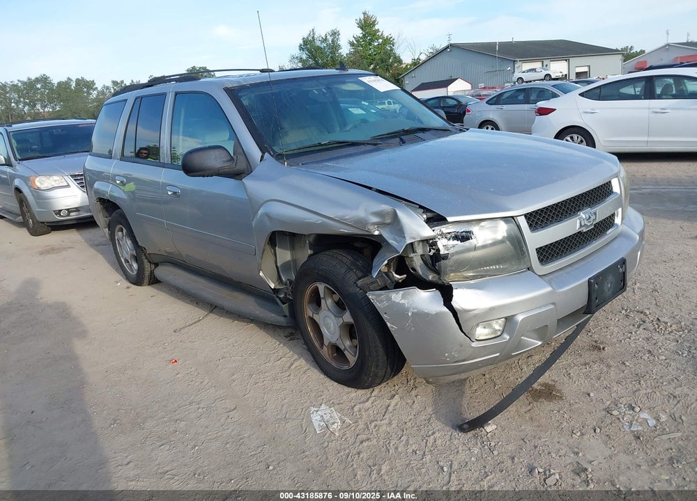 2008 CHEVROLET TRAILBLAZER LT VIN: 1GNDT13S482175239