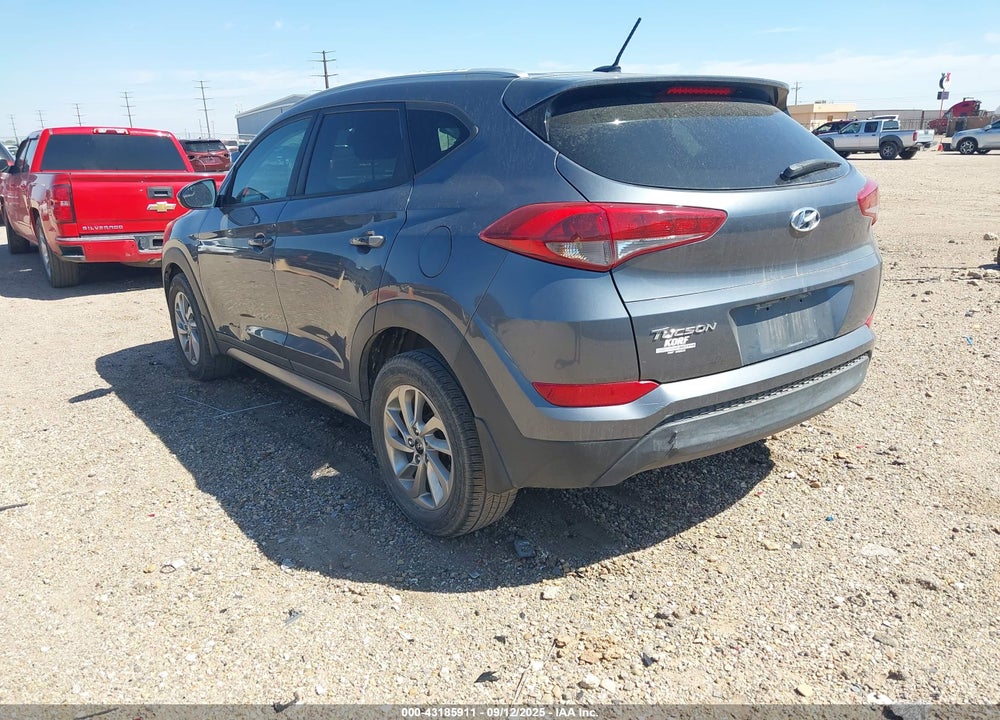 2017 HYUNDAI TUCSON VIN: KM8J33A48HU330144