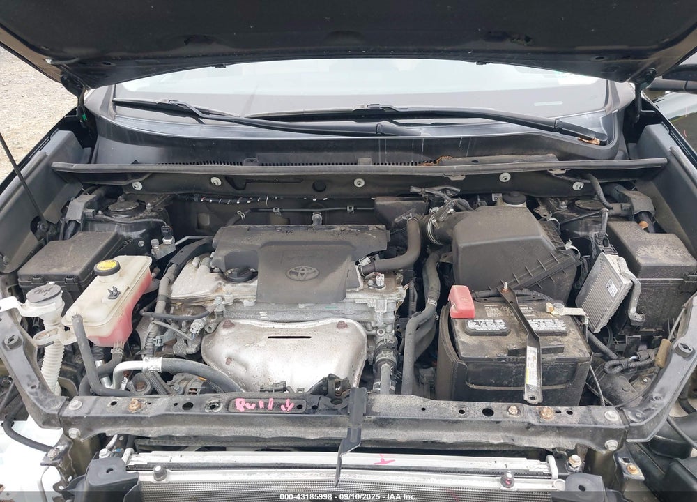 2018 TOYOTA RAV4 XLE VIN: 2T3RFREV2JW824495