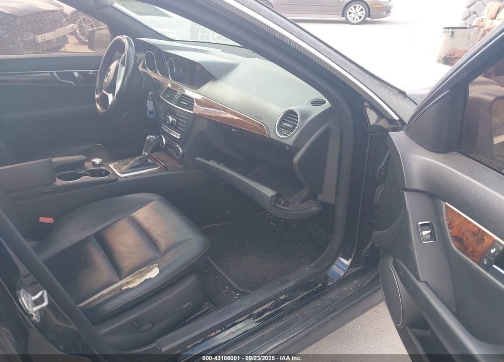 2014 MERCEDES-BENZ C CLASS VIN: WDDGF4HB7EG196307