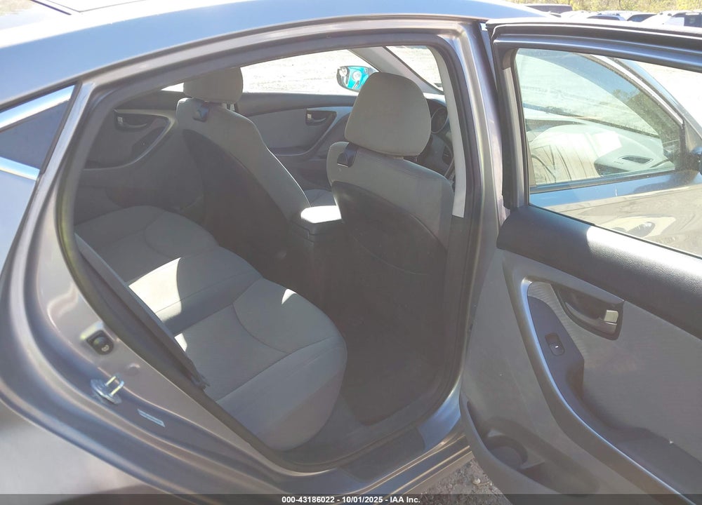 2013 HYUNDAI ELANTRA VIN: KMHDH4AE0DU675062