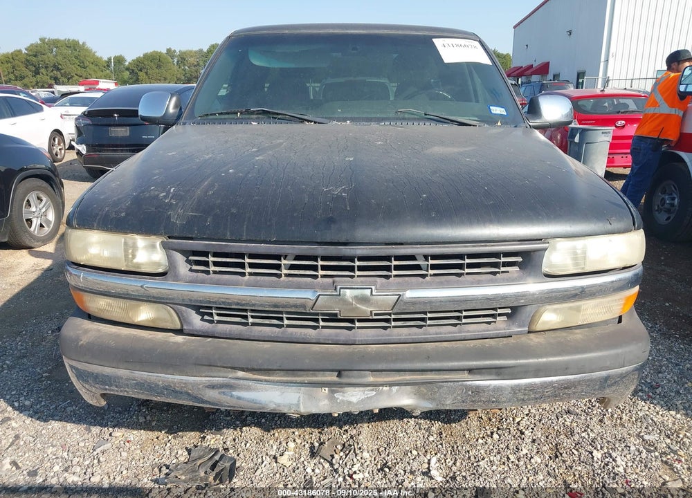 2000 CHEVROLET SILVERADO 1500 LS VIN: 2GCEC19T8Y1403157
