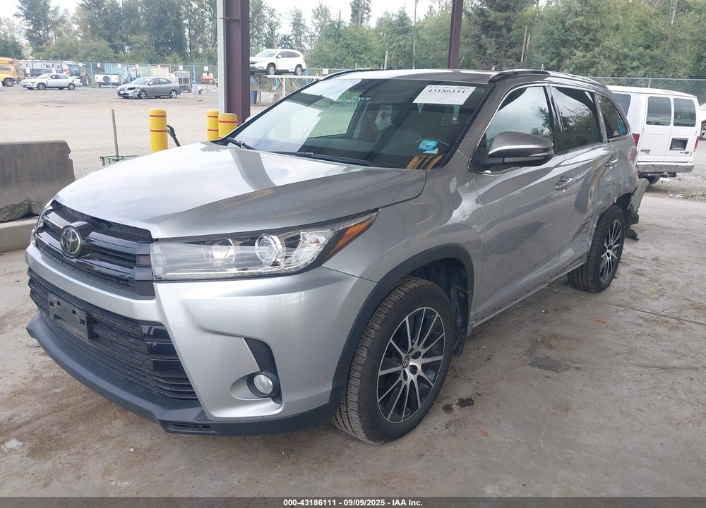 2017 TOYOTA HIGHLANDER VIN: 5TDJZRFH6HS365240