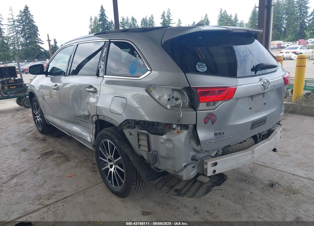 2017 TOYOTA HIGHLANDER VIN: 5TDJZRFH6HS365240