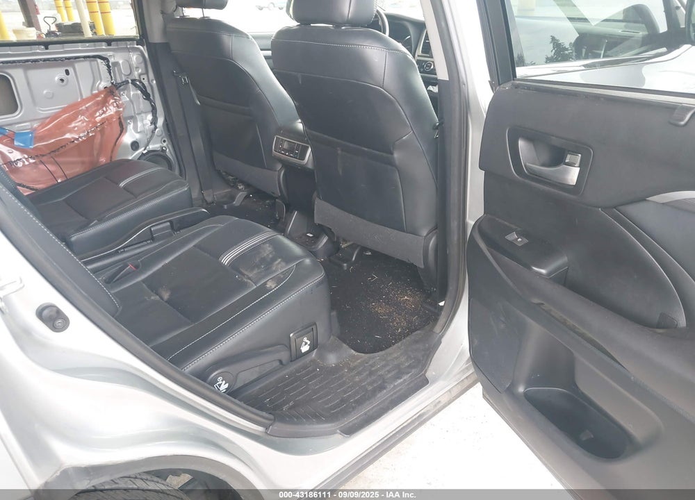 2017 TOYOTA HIGHLANDER VIN: 5TDJZRFH6HS365240