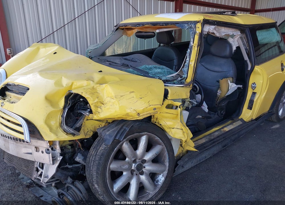 2003 MINI COOPER S VIN: WMWRE33473TD61009