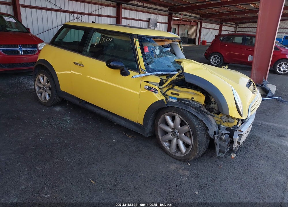 2003 MINI COOPER S VIN: WMWRE33473TD61009