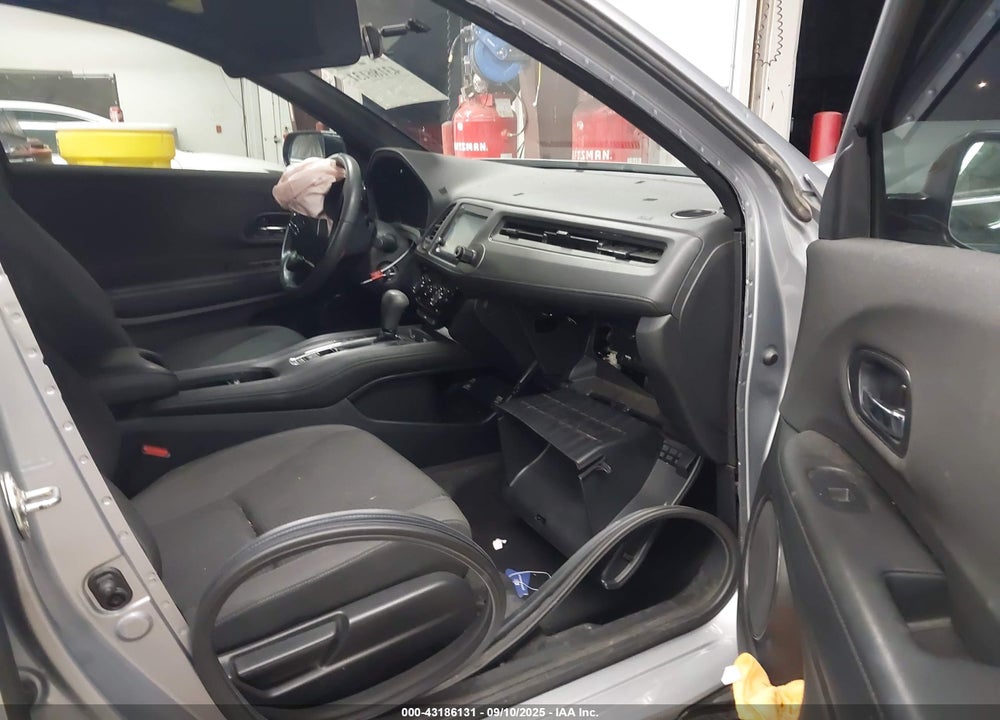 2019 HONDA HR-V VIN: 3CZRU5H10KG710367