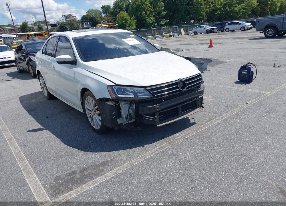 2016 VOLKSWAGEN JETTA 1.8T SEL VIN: 3VWL07AJ3GM305218