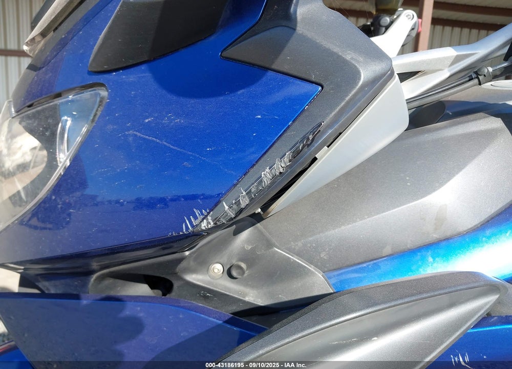 2014 BMW K1600 GT VIN: WB1061106EZX81917