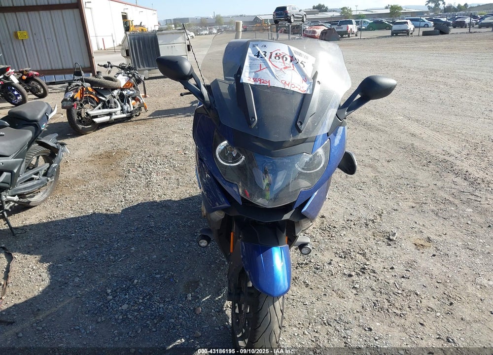2014 BMW K1600 GT VIN: WB1061106EZX81917