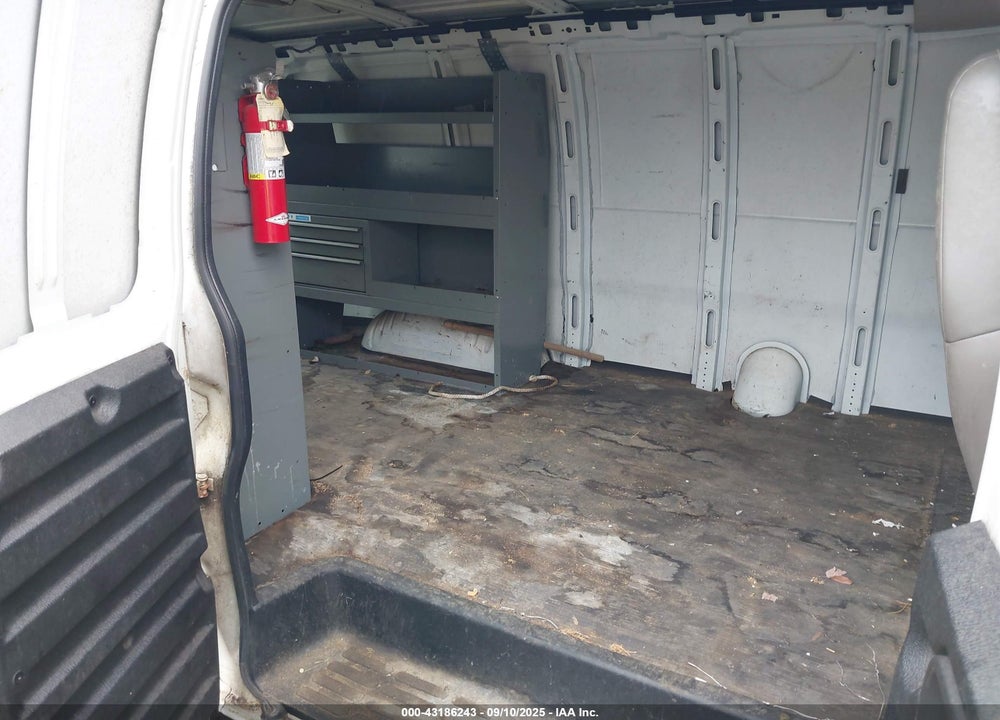 2008 CHEVROLET EXPRESS WORK VAN VIN: 1GCGG25CX81111251
