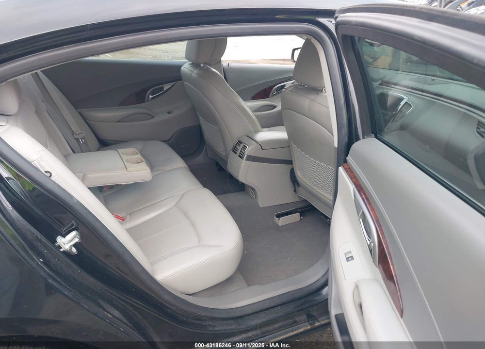 2010 BUICK LACROSSE VIN: 1G4GE5EV3AF234189