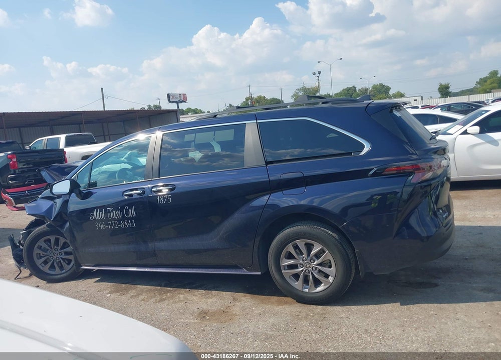 2025 TOYOTA SIENNA VIN: 5TDJRKEC5SS230691