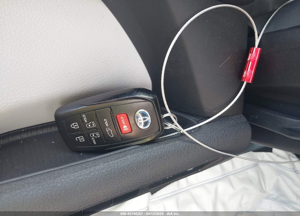 2025 TOYOTA SIENNA VIN: 5TDJRKEC5SS230691