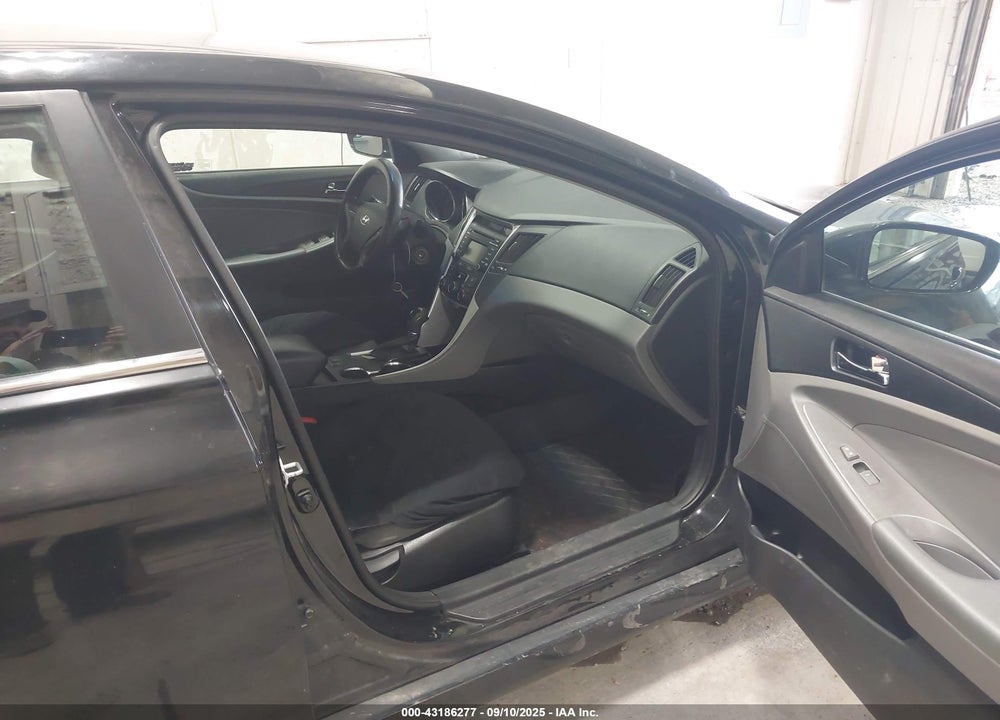 2014 HYUNDAI SONATA VIN: 5NPEB4AC2EH940634