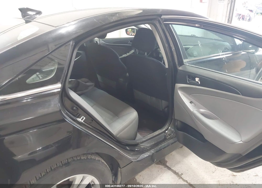 2014 HYUNDAI SONATA VIN: 5NPEB4AC2EH940634