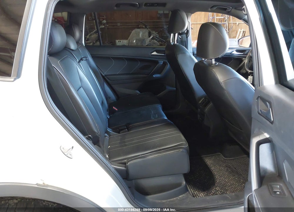 2022 VOLKSWAGEN TIGUAN VIN: 3VV8B7AX1NM032107