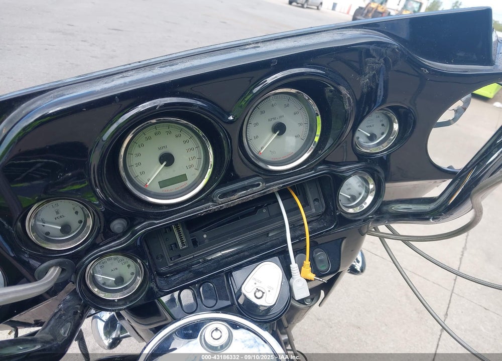 2007 HARLEY-DAVIDSON FLHX VIN: 1HD1KB41X7Y723409