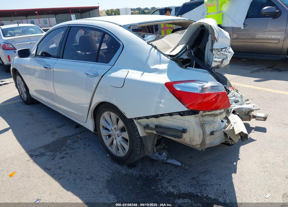 2015 HONDA ACCORD VIN: 1HGCR2F70FA165117