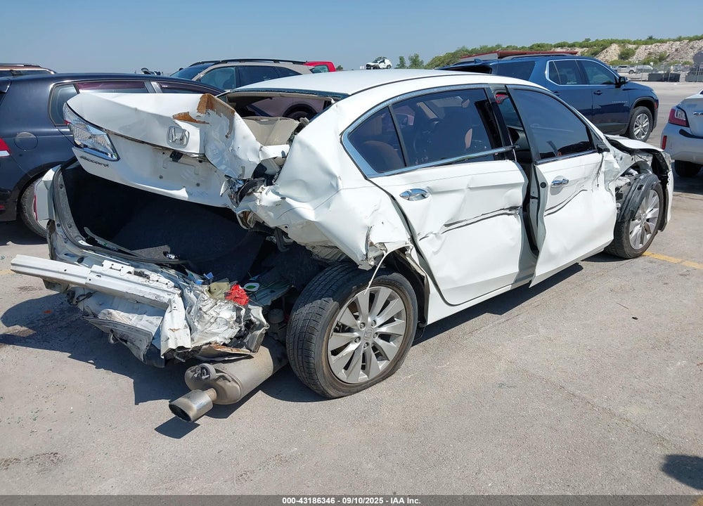 2015 HONDA ACCORD VIN: 1HGCR2F70FA165117
