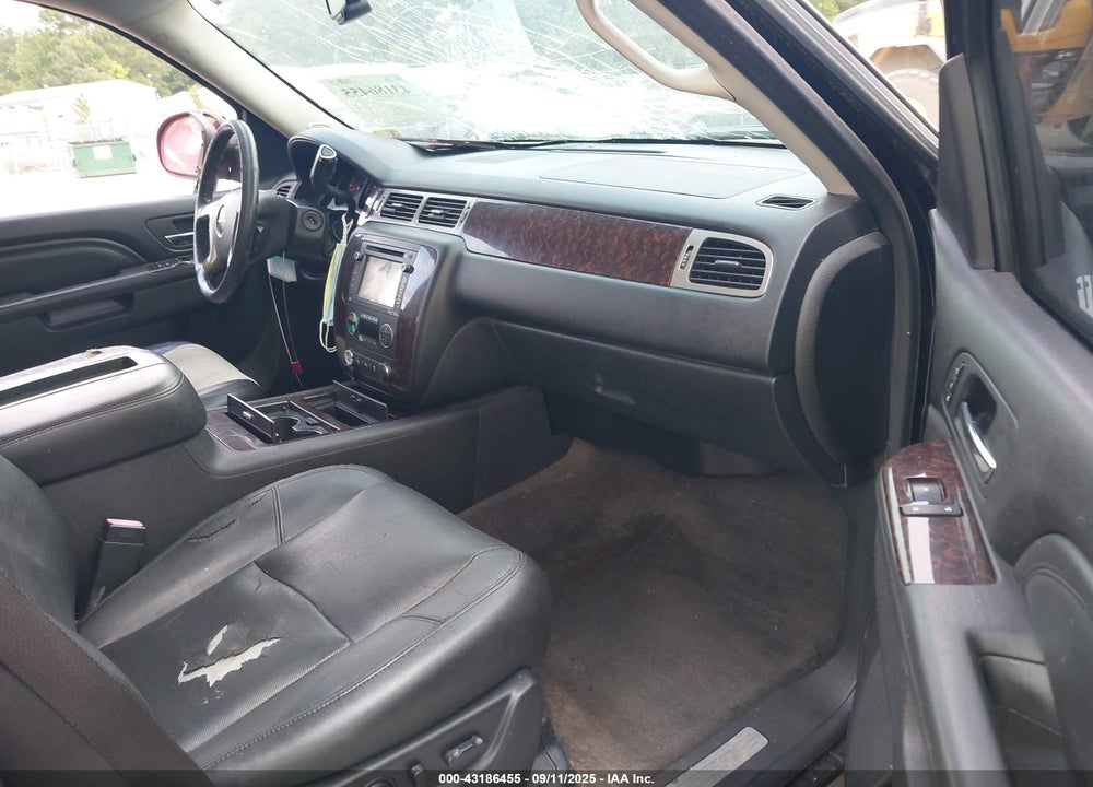 2012 GMC YUKON XL VIN: 1GKS2MEFXCR270056