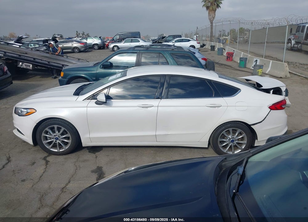 2017 FORD FUSION VIN: 3FA6P0HD5HR276351