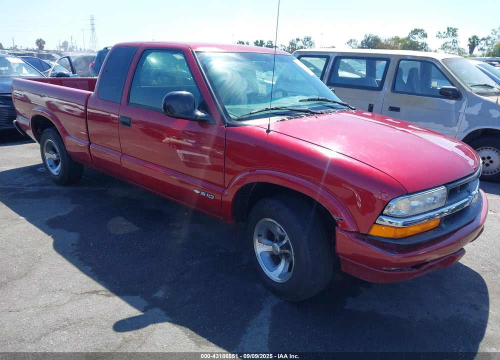 2000 CHEVROLET S-10 LS VIN: 1GCCS1952Y8269822