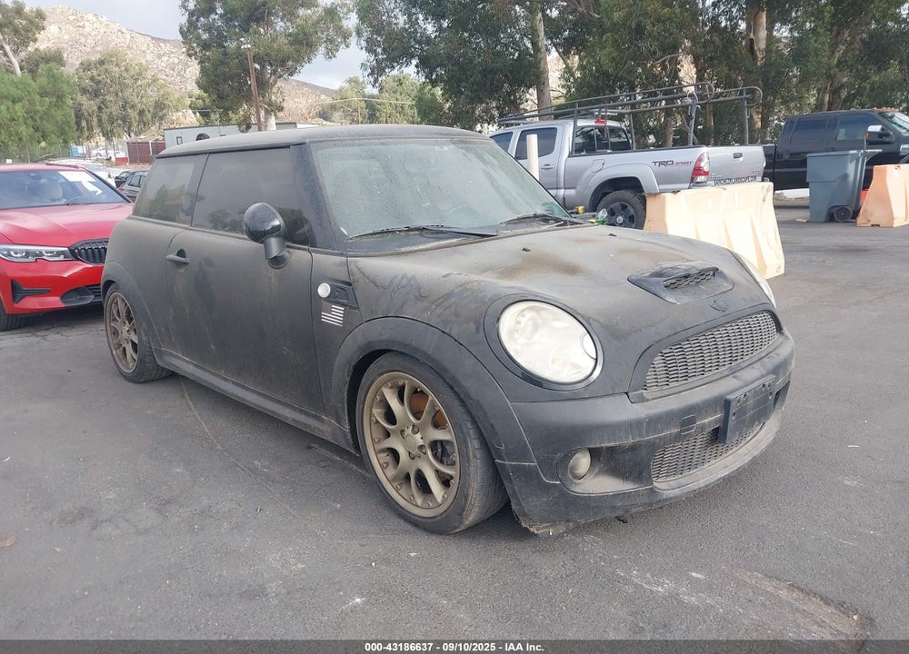 2010 MINI COOPER S VIN: WMWMF7C54ATW89862
