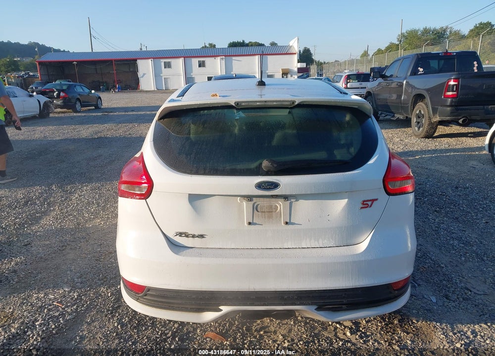 2018 FORD FOCUS ST VIN: 1FADP3L95JL232334