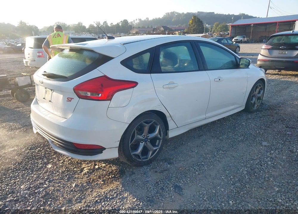 2018 FORD FOCUS ST VIN: 1FADP3L95JL232334