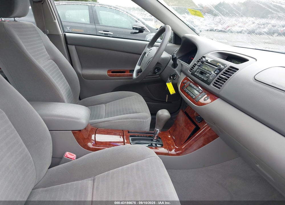 2005 TOYOTA CAMRY XLE VIN: 4T1BE30K55U986098