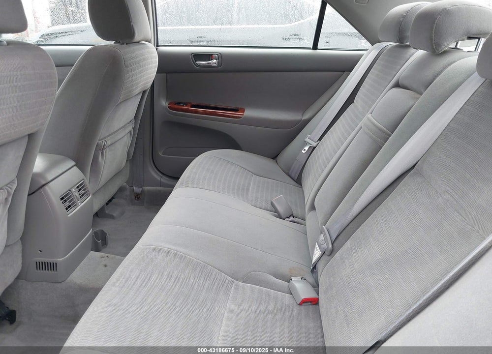 2005 TOYOTA CAMRY XLE VIN: 4T1BE30K55U986098