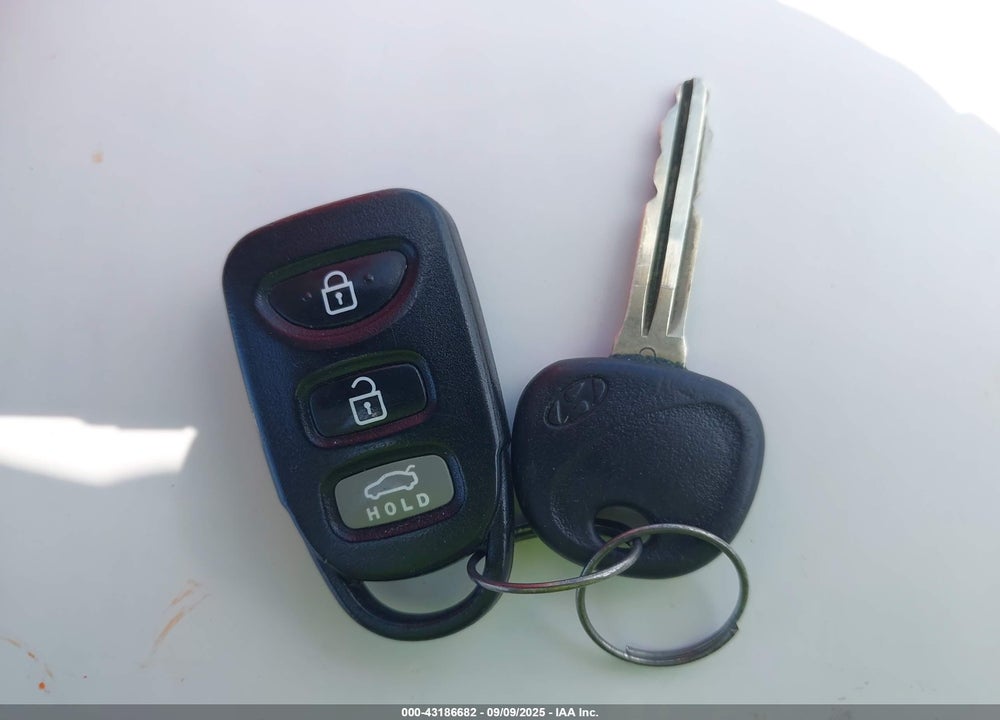 2013 HYUNDAI ELANTRA VIN: KMHDH4AEXDU937606