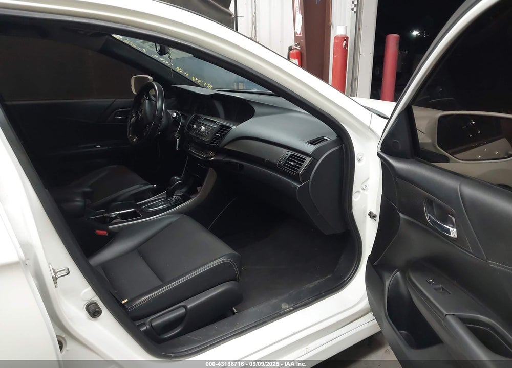 2016 HONDA ACCORD VIN: 1HGCR2F53GA078134