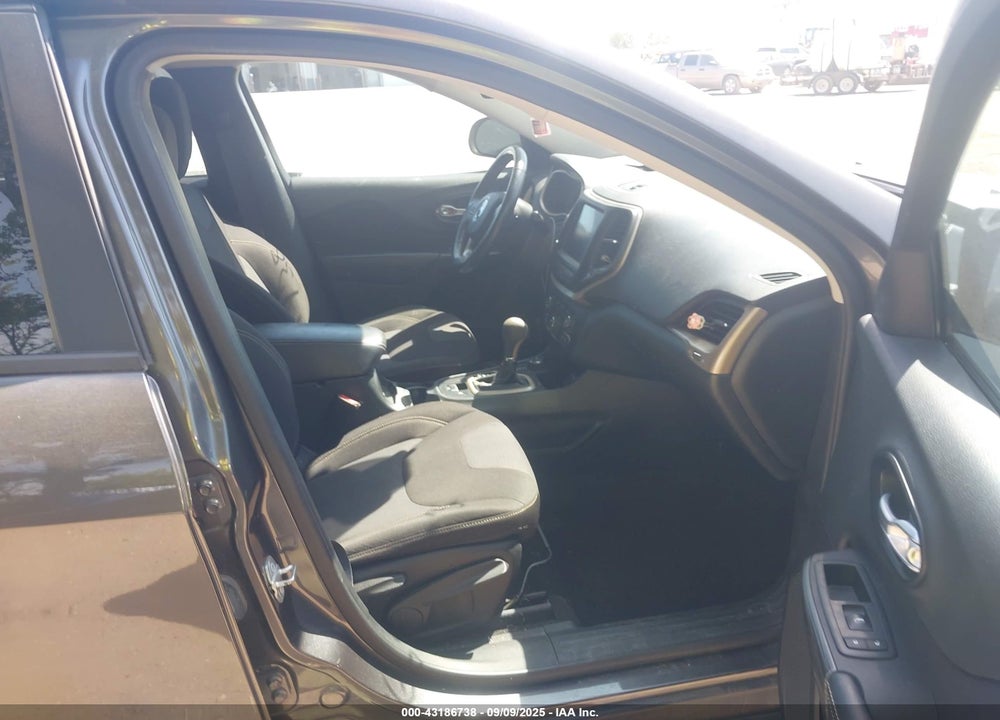 2015 JEEP CHEROKEE VIN: 1C4PJMCS4FW727776