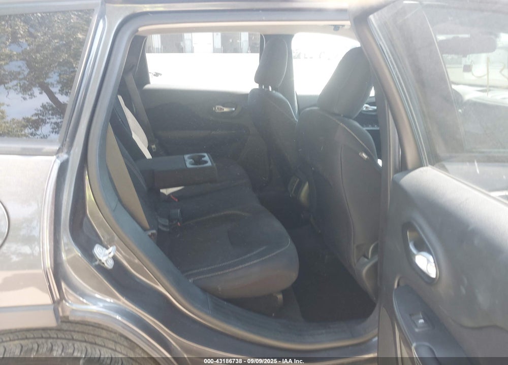 2015 JEEP CHEROKEE VIN: 1C4PJMCS4FW727776