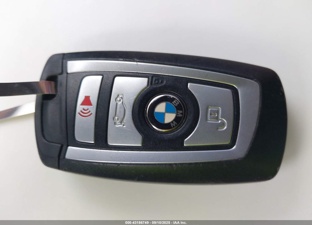 2014 BMW 3 SERIES VIN: WBA3B3G55ENR84666