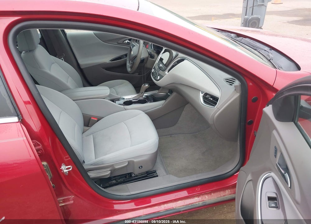 2016 CHEVROLET MALIBU VIN: 1G1ZE5ST4GF192892