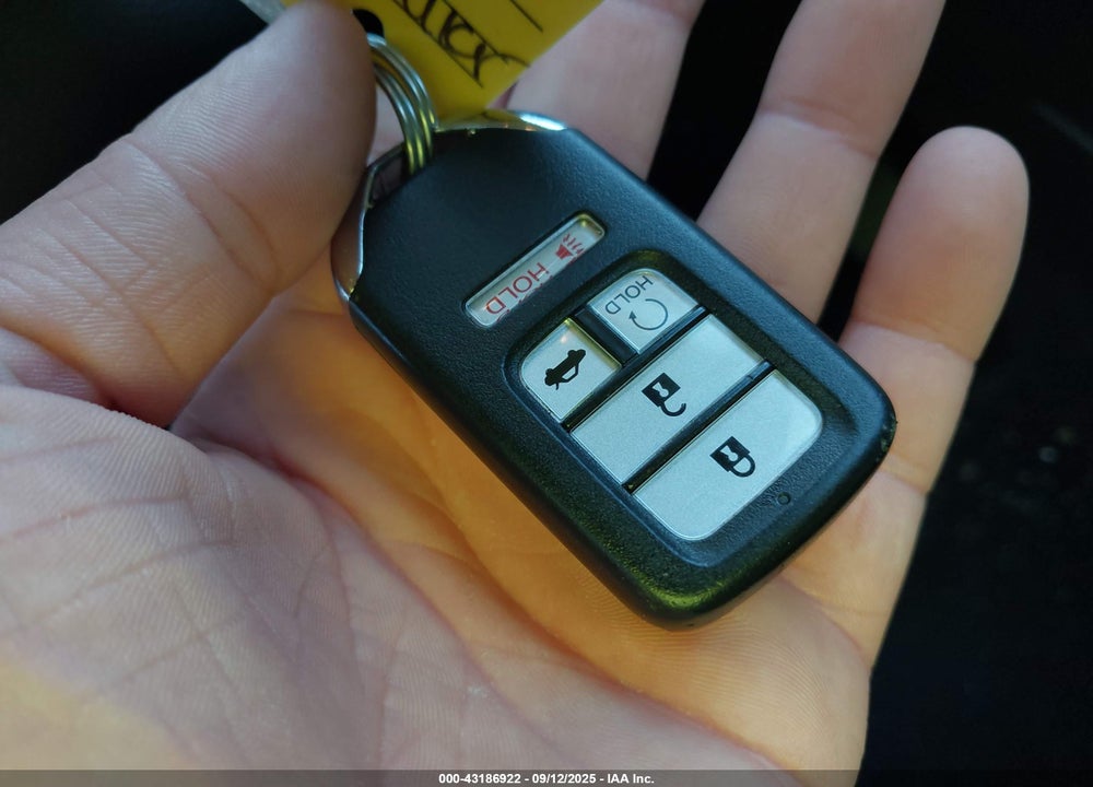 2016 HONDA ACCORD VIN: 1HGCR3F97GA028247