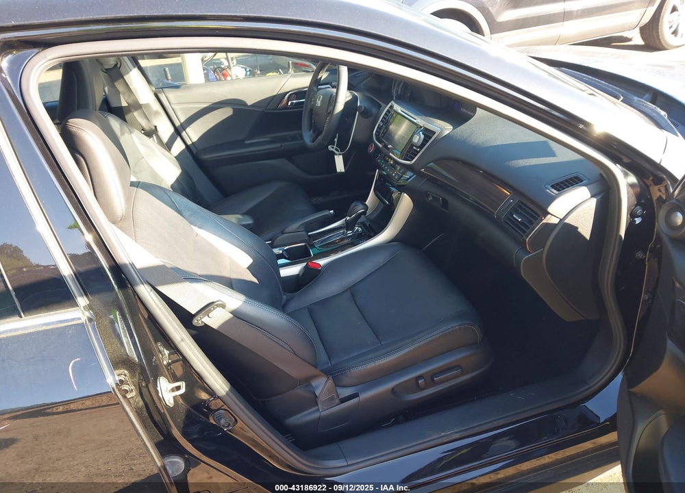 2016 HONDA ACCORD VIN: 1HGCR3F97GA028247