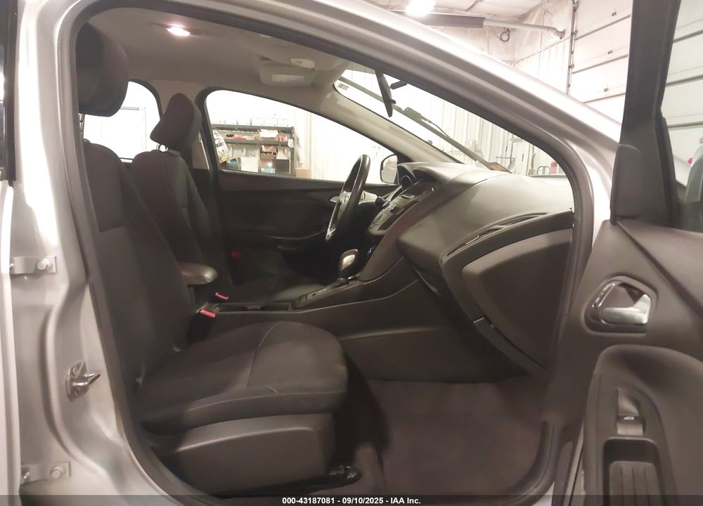 2017 FORD FOCUS VIN: 1FADP3F24HL325063