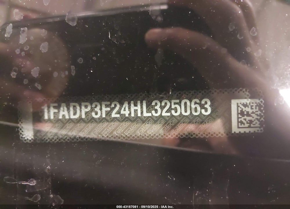 2017 FORD FOCUS VIN: 1FADP3F24HL325063