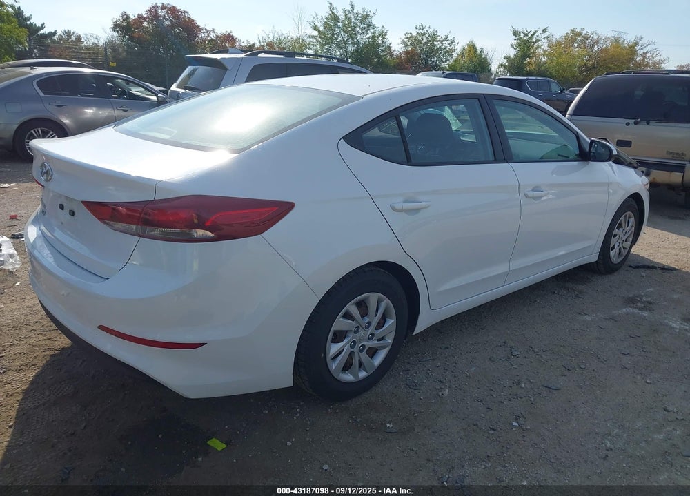 2018 HYUNDAI ELANTRA VIN: 5NPD74LF0JH215631